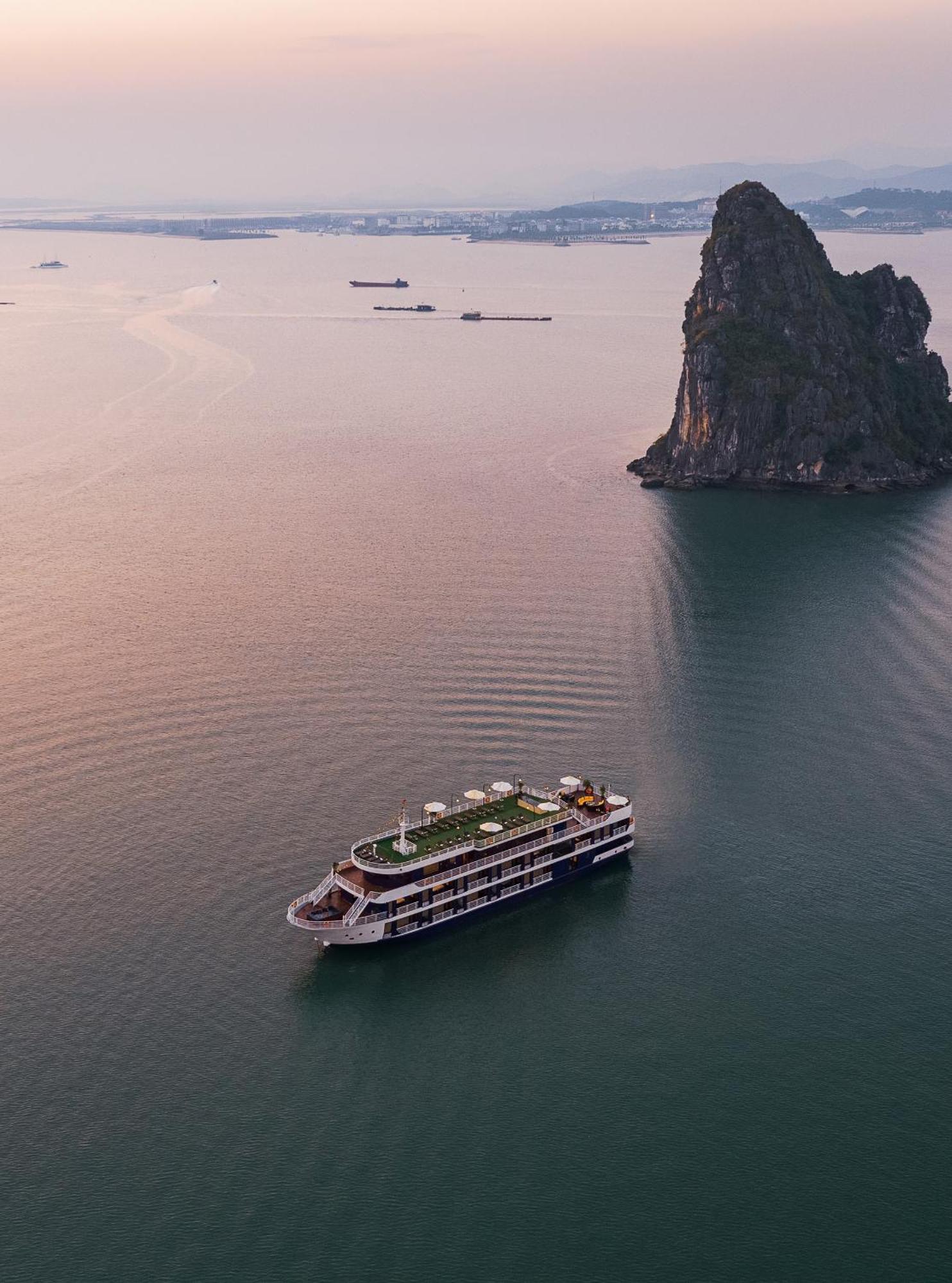 فندق Halong Dragon Bay Cruise ها لونغ المظهر الخارجي الصورة