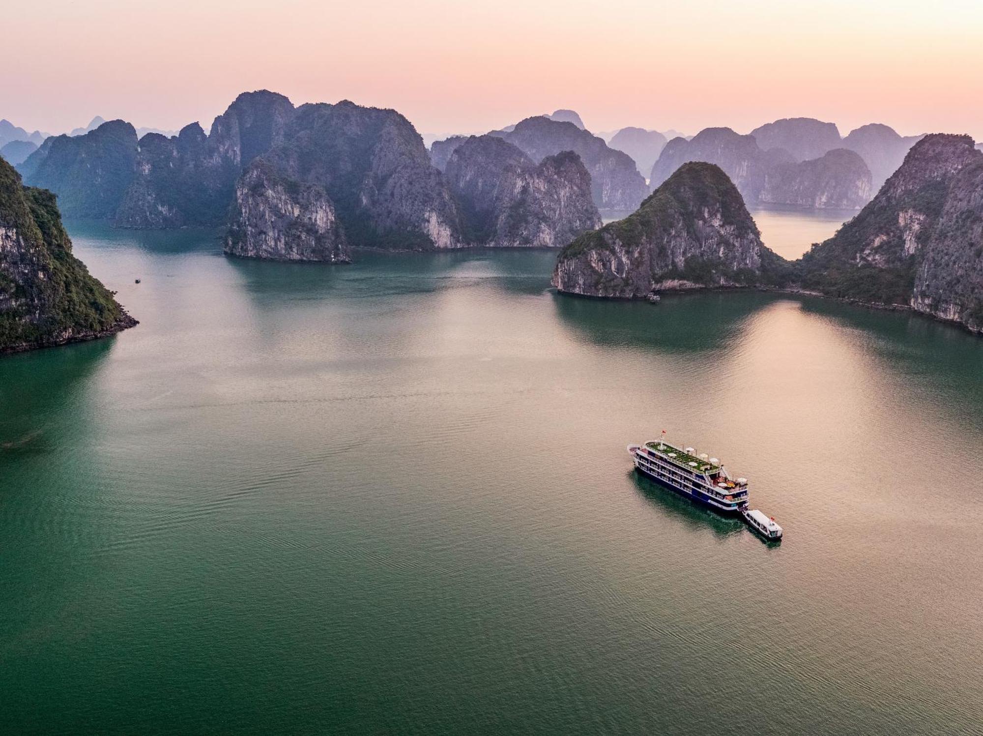فندق Halong Dragon Bay Cruise ها لونغ المظهر الخارجي الصورة
