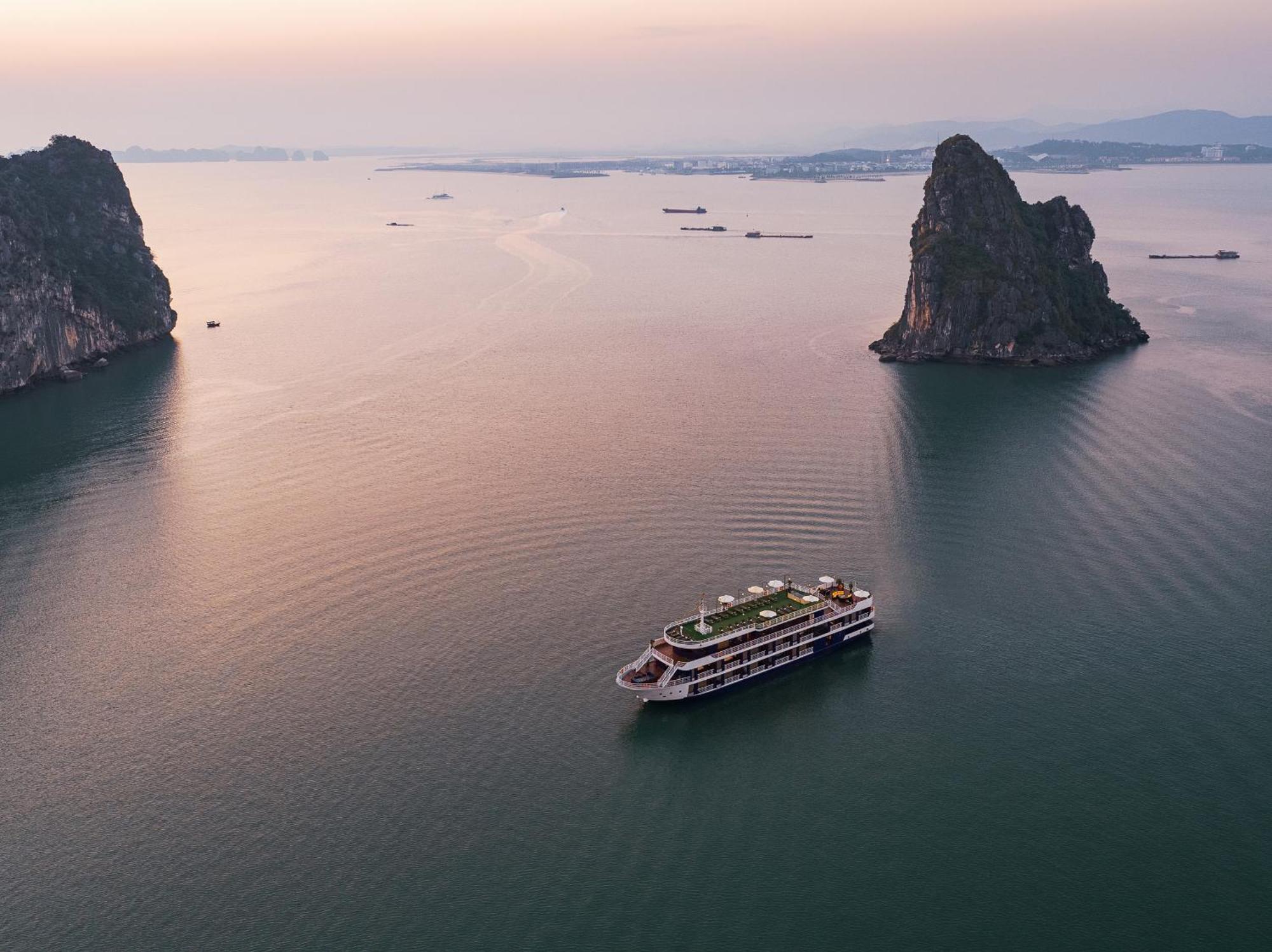 فندق Halong Dragon Bay Cruise ها لونغ المظهر الخارجي الصورة