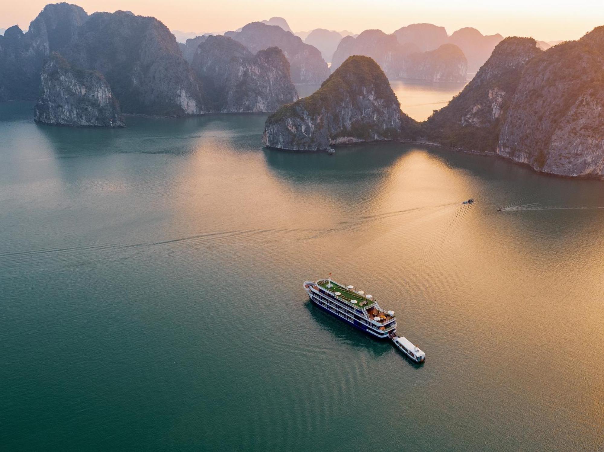 فندق Halong Dragon Bay Cruise ها لونغ المظهر الخارجي الصورة